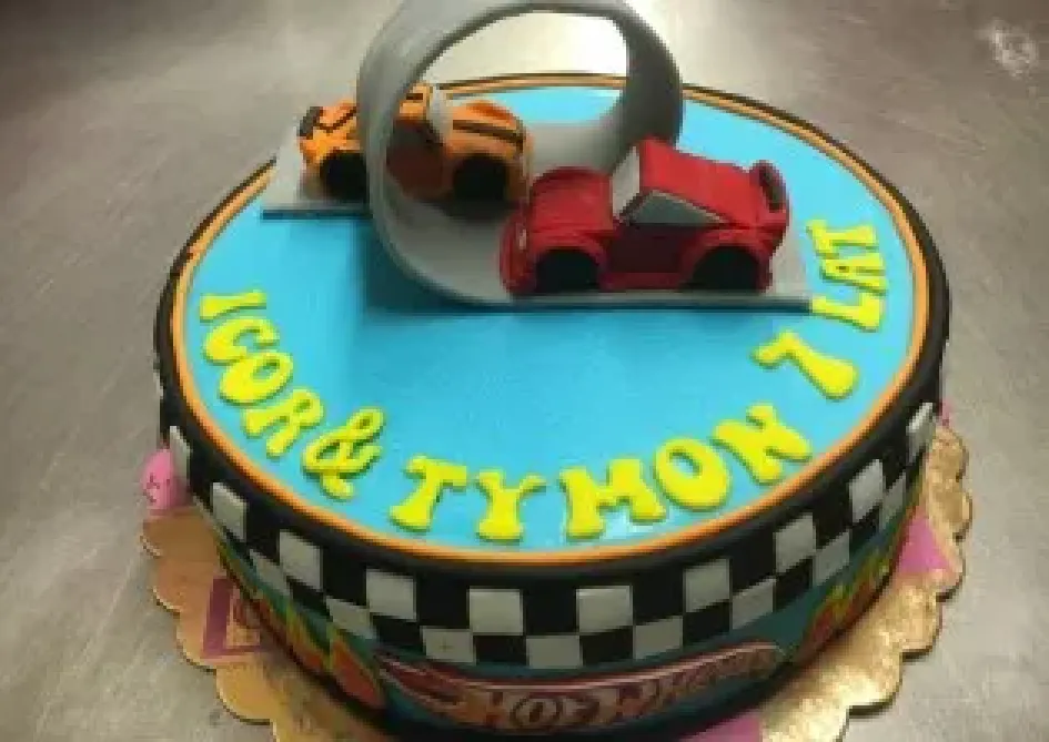 Tort Hot Wheels