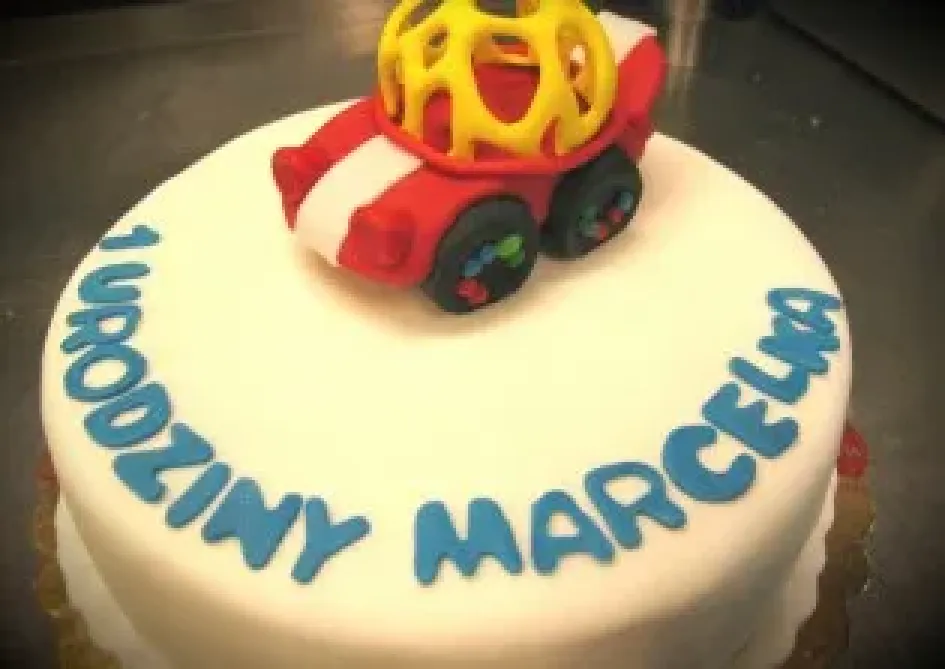 Tort z samochodem