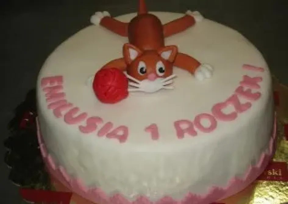 Tort na roczek z kotem