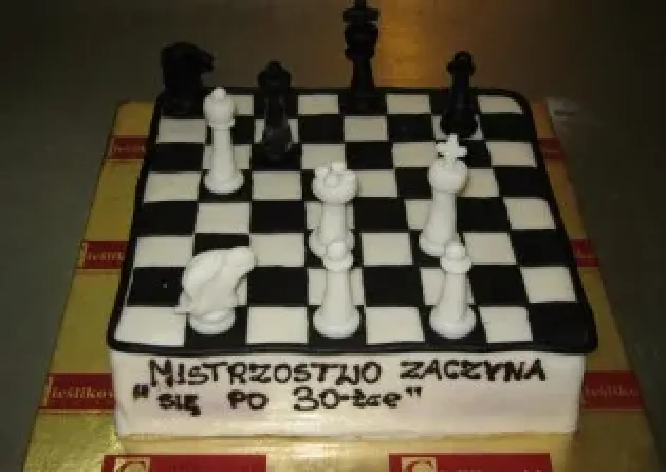 Tort w kształcie szachownicy