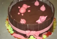 Tort ze świnkami