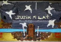 Tort w kształcie zamku z duchami