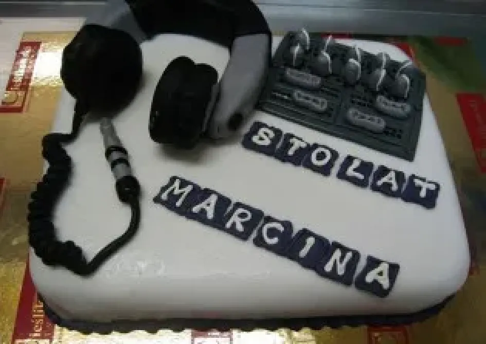 Tort w kształcie wzmacniacza