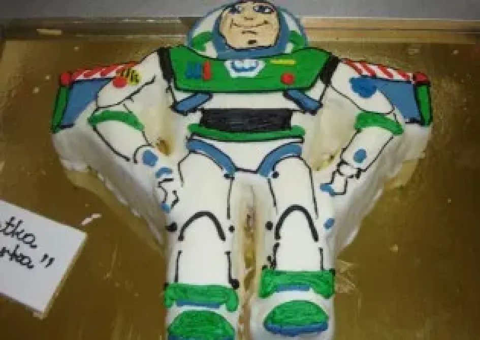 Tort w kształcie Buzza Astrala z Toy Story